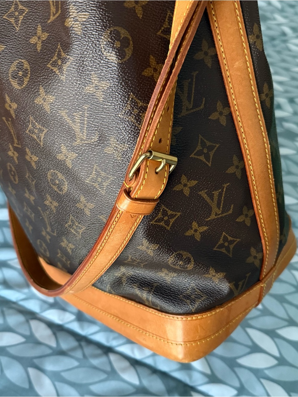 Louis Vuitton Monogram Noe - Picture 5 of 11